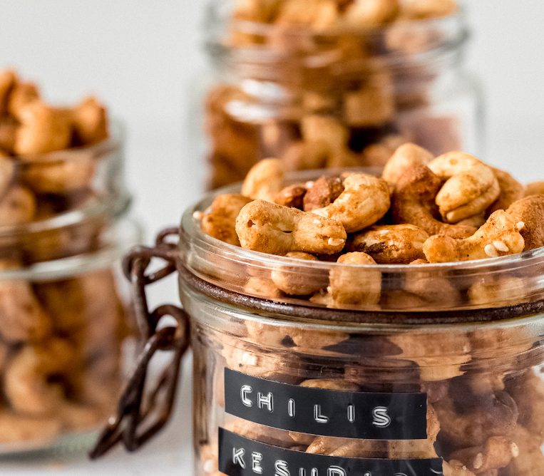 Spicy Roasted Cashews